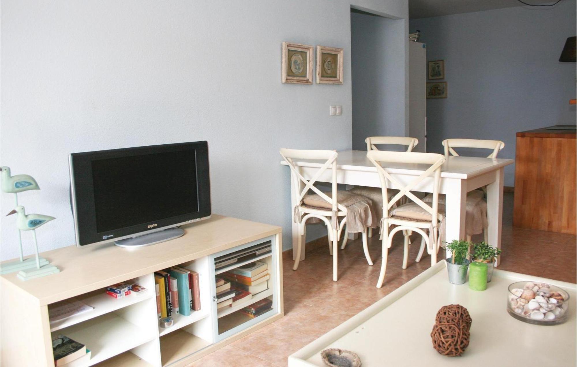 Beautiful Apartment In Alcossebre With Kitchen Екстер'єр фото